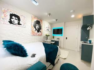 Luxury Studio Apartment IN Downtown! 23