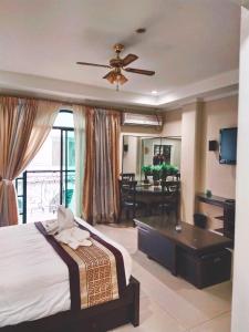 Bourbon St Apts Condo 30C