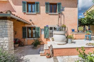 Beautiful villa Loreta with private pool near Pula and Rovinj