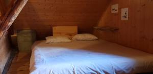 Chalets Alpine Chalet 1800m le Petit Fontcouverte Nevache Vallee de la Claree : photos des chambres