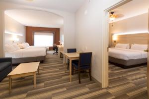 One-Bedroom Suite room in Holiday Inn Express Hotel & Suites Detroit-Utica an IHG Hotel