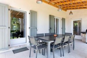 Villas Cote d'Azur, Villa New Gold Dream with heated and privat pool, sea view : photos des chambres