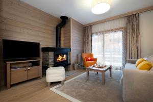 Two-Bedroom Apartment with Fireplace and Sauna (6 People) room in Résidence Pierre & Vacances Premium L'Hévana