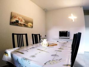 Appartements Studio plein sud, Wifi, Parking : photos des chambres