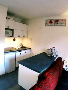 Appartements Studio plein sud, Wifi, Parking : photos des chambres