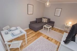 CR Apartament Broniewskiego 15