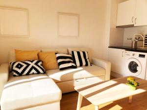 Lovely seaside apartment in front of Calafell beach and Cunit beach