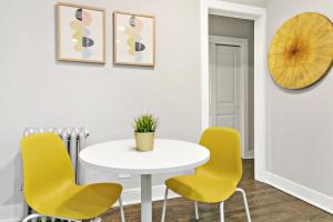 1BR Stylishly Furnished Apt in Lakeview - Oakdale 1S