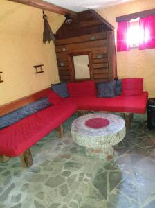 Apartma Miša, Tomo Ketiš sp 