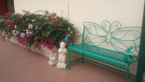 BUTTERFLY GARDEN BOUTIQUE RESIDENCES A Lifestyle destination that you deserve by Neang 110 to 190 sqmtr 1 to 3 bedroom units, 2 full bathrooms, Spa bath, Rain shower, Complete kitchen, STAFF 24-7, FREE Fast Fiber optic WIFI, 55" Smart TVs, Free BBQ