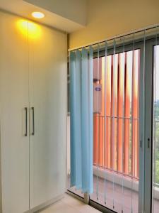 Suria Jelutong Studio by BeeStay