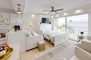 Perfect location & Unbelievable Views at Lahaina Roads