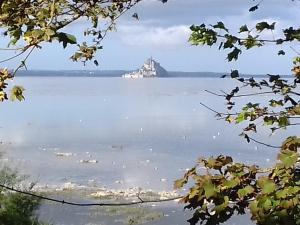 Maisons d'hotes Entre Mont St Michel et Merveille : Chambre Double - Vue sur Mer