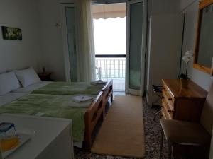 Standard Twin Room with Sea View