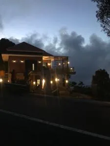 D'Rus Hill munduk - 新加拉惹