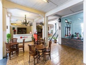 RedDoorz @ Urip Sumoharjo Solo