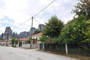 Vila Vasi- Μodern maisonette view Meteora