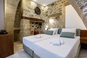Agarathos Deluxe Homes In the Heart of Kaliviani Near Balos