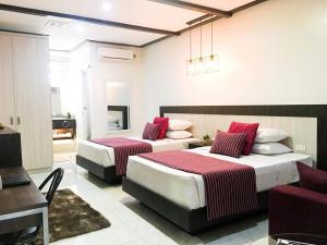 Royale House Hotel Davao powered by Cocotel