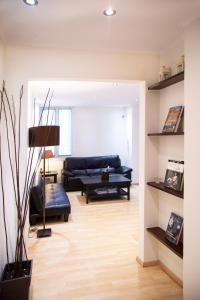 Athens Best location, 6 Ermou street, Syntagma square