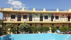 HOTEL MOON LAKE