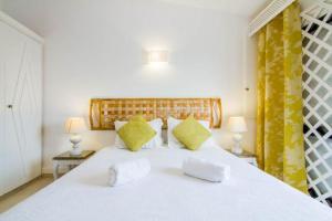 Villa 2, great spot Oura beach, Albufeira