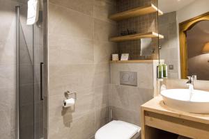 Hotels Les Chalets de La Griyotire : Suite Junior