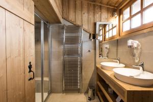 Hotels Les Chalets de La Griyotire : Suite Familiale