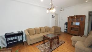 Charming 2 Bedroom Apartment in Heart of Kyiv