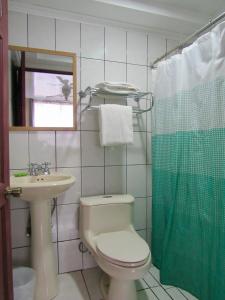 Hotel La Guaria Inn & Suites