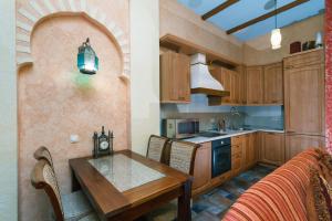 One bedroom Luxe 5a Baseina str Centre of Kiev