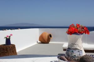 Vrachia Studios & Apartments Santorini Greece