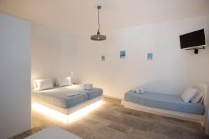 Eleana Studios Paros Greece