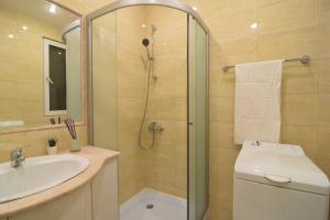 Resedinta lui Calin - Calea Victoriei near Royal Palace