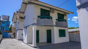 Casa VERDE - A 70 Metros da Areia da Praia dos Ingleses - 6 Pessoas