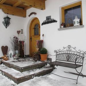 Two-Bedroom Apartment with Terrace room in Appartement Top Tirol