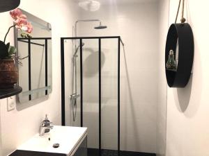 Appart'hotels Villa des Arts : Appartement avec Terrasse