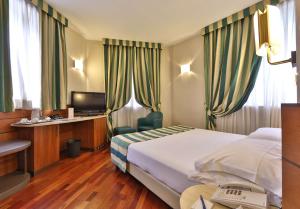 Quadruple Room room in Hotel Mirage Sure Hotel Collection by BEST WESTERN