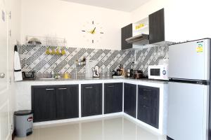 Modern Townhome at the Old City