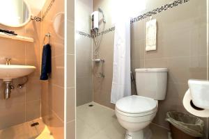 Modern Townhome at the Old City