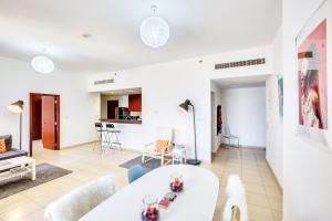 1 Bedroom with Stunning Ain Dubai and Full Sea View