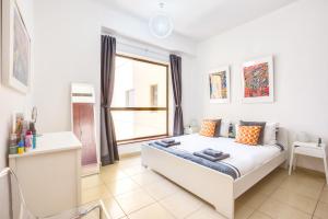 1 Bedroom with Stunning Ain Dubai and Full Sea View