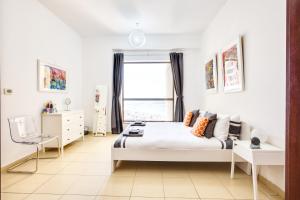 1 Bedroom with Stunning Ain Dubai and Full Sea View