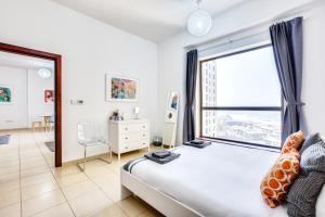 1 Bedroom with Stunning Ain Dubai and Full Sea View