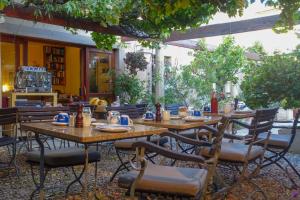 Rosedene Lodge -solar,aircon with pool and garden