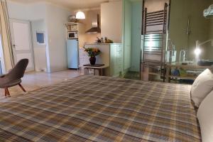 Rosedene Lodge - 24h solar with pool and garden
