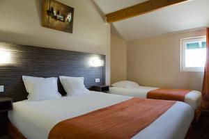 Hotels The Originals City, Hotel L'Acropole, Saint-Etienne Sud (Inter-Hotel) : Chambre Quadruple