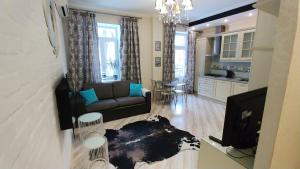 Luxurious 2 Bedroom Apartment in the Heart of Kyiv