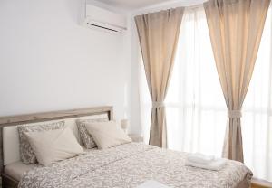 ⋰ MODERNO ⋱ 1 Bedroom With Parking Patio