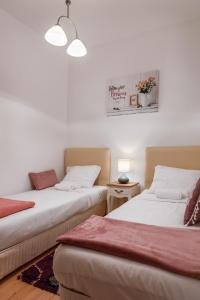 The White House Sofia